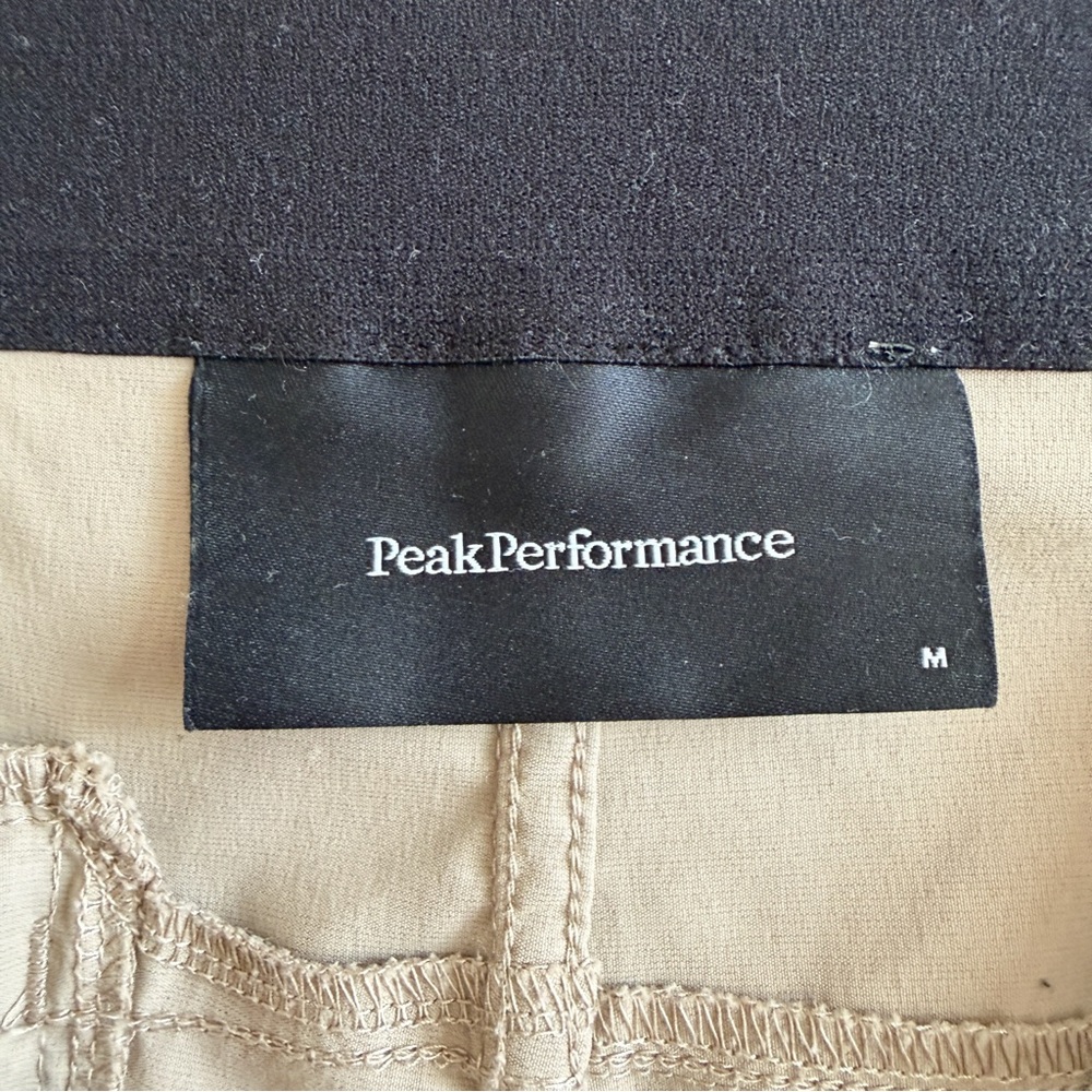 PEAK PERFORMANCE • Iconiq Outdoor Pants in Beige - Picture 11 of 15